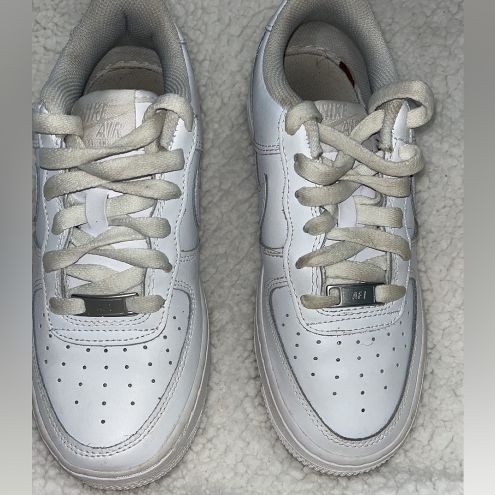 nike air force 1s grade school